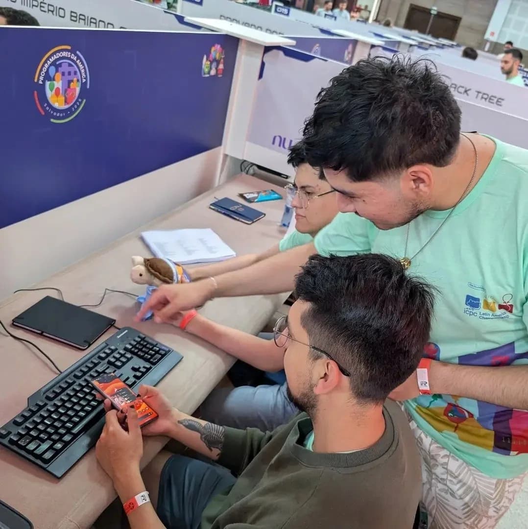 The team solving problems during the Latin America Championship warm-up